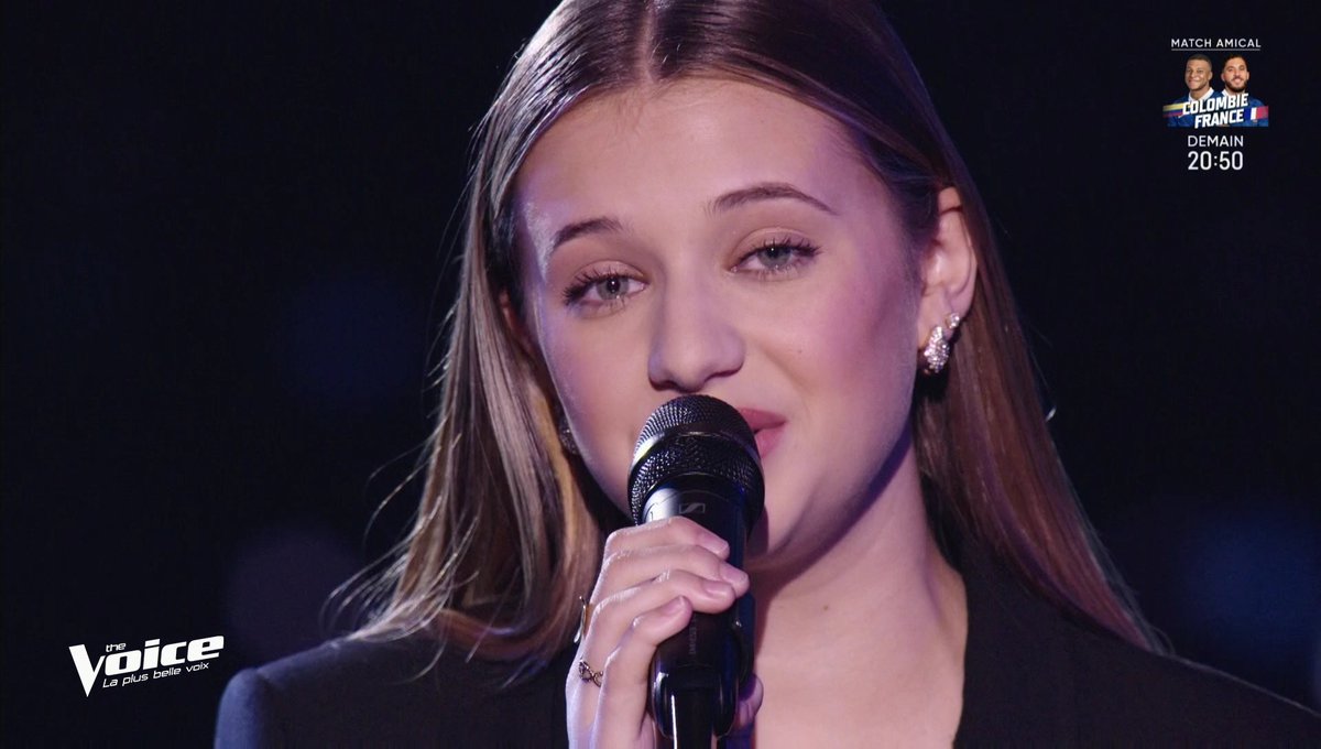 tweetolivier's tweet photo. #TheVoice #Coline sur "Ne me dis plus jamais" de Linh
elle est craquante Linh est émue sur sa propre chanson https://t.co/PwjTQvGBQb