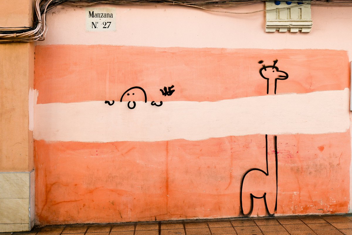 JMDoradoFaces's tweet photo. Manzana Nº.27 #streetphotography #monochromephotography #colorphotography #minimalist #minimalphotography #minimalistphotography #minimallove #Zaragoza #streetlife #cityscape #streetart #cityart #urbanart #graffiti #graffitiart #wallsonfire #artbrut #sprayart #moniker #naiveart https://t.co/Sc0wFQSCFS