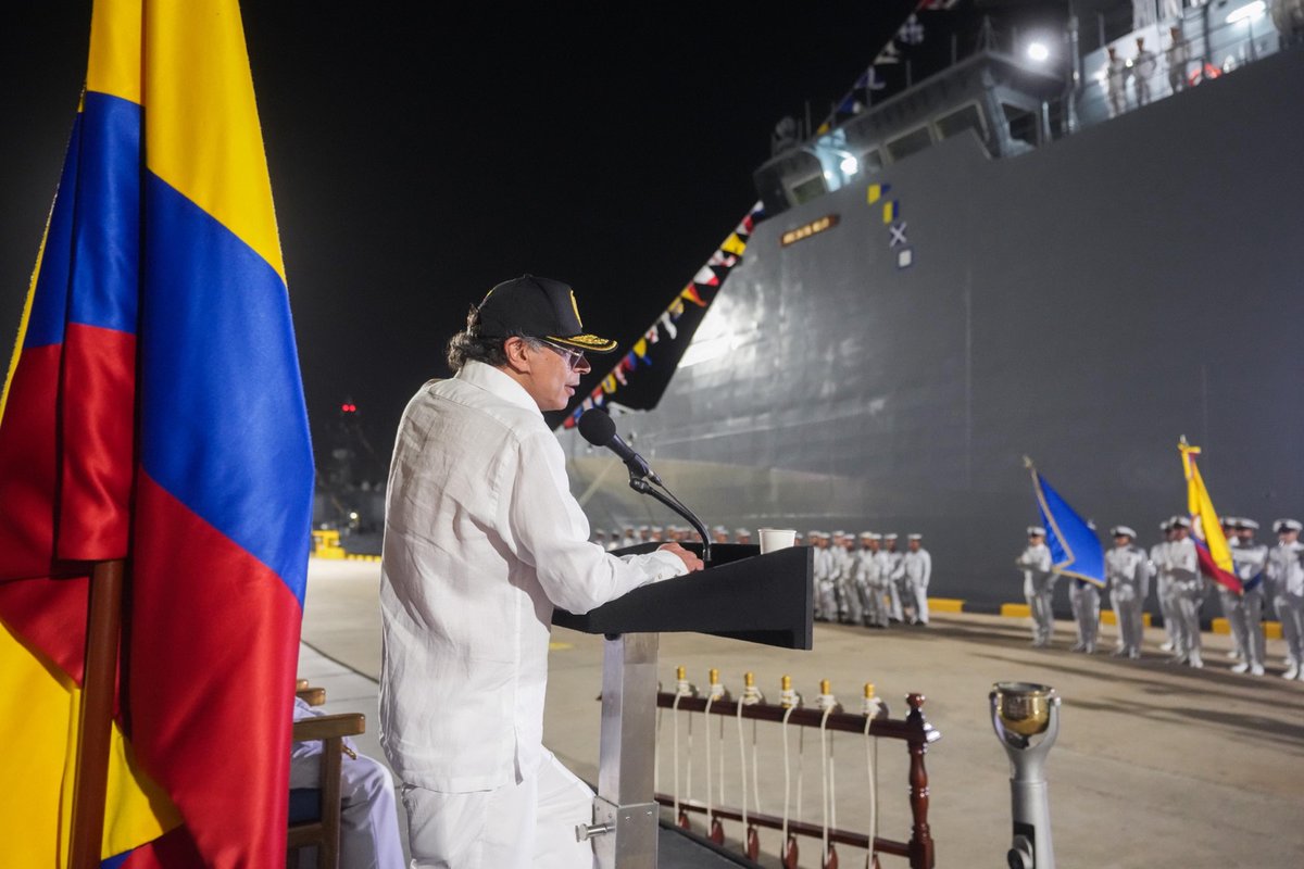 Gustavo Petro tweet media