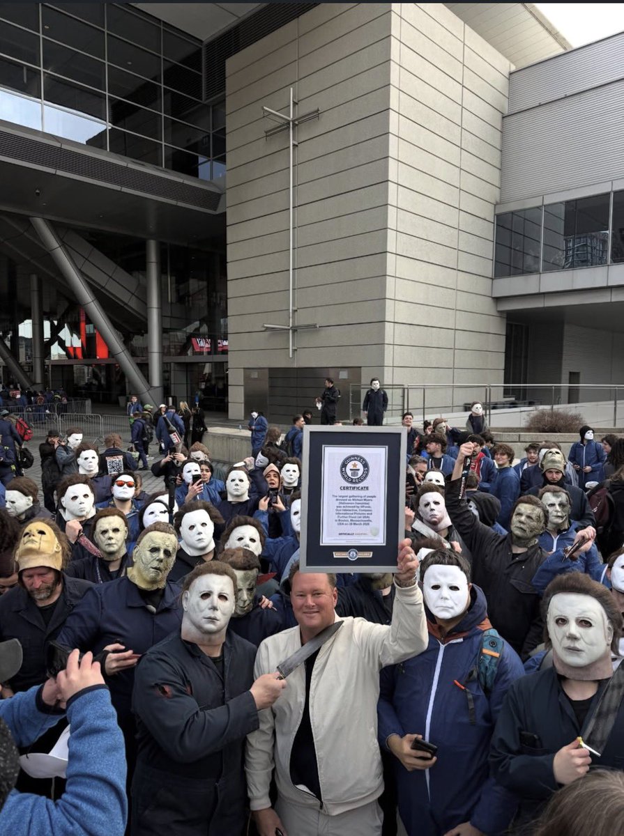 The Guinness World Record has been broken for ‘The largest gathering of people dressed as Michael Myers’ 🔪🎃
