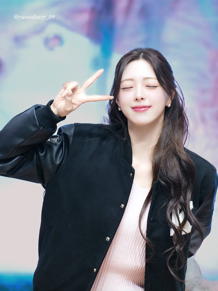 yunadiary_09 tweet media