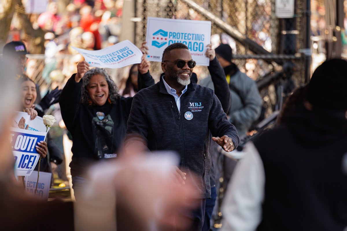 Mayor Brandon Johnson tweet media