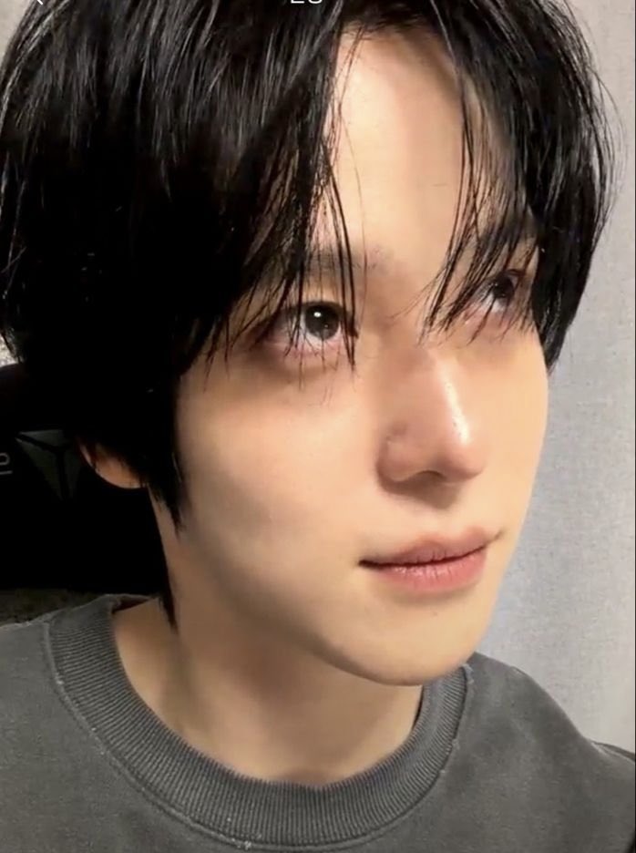 𝗿𝗵𝘆𝘀 tweet media