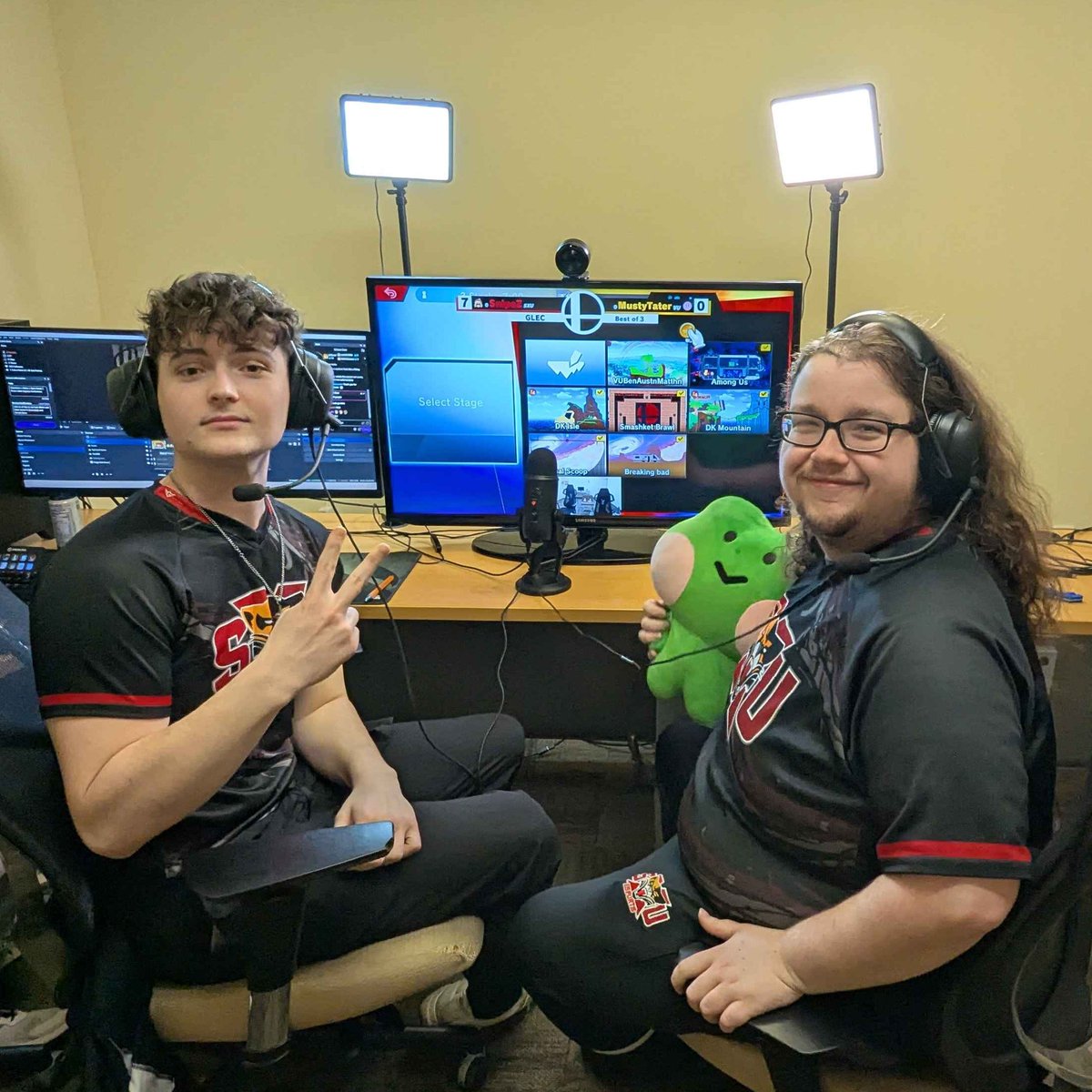 Saint Xavier Esports tweet media