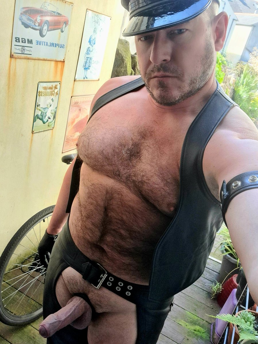 LeatherFetish tweet media