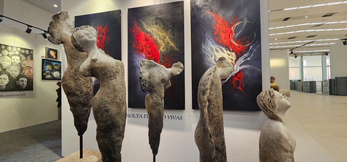 ᴍᴀɴᴏʟʏᴀ tweet media