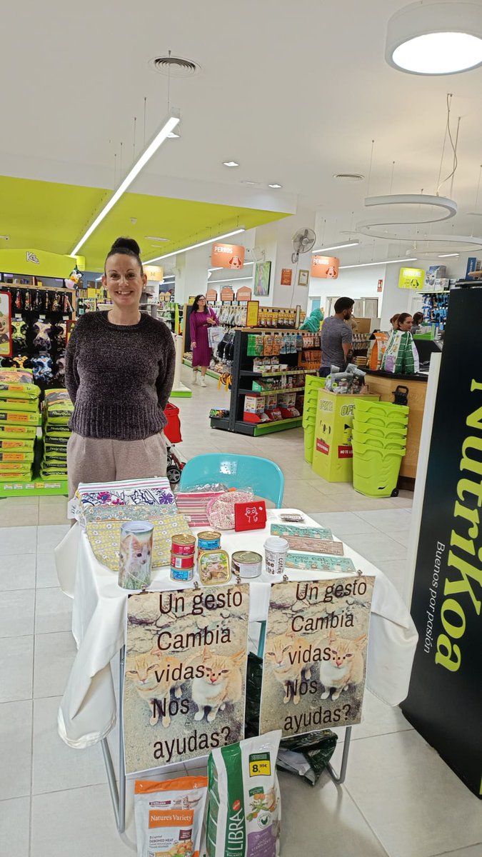 Gateando Despensa de Alimentos tweet media