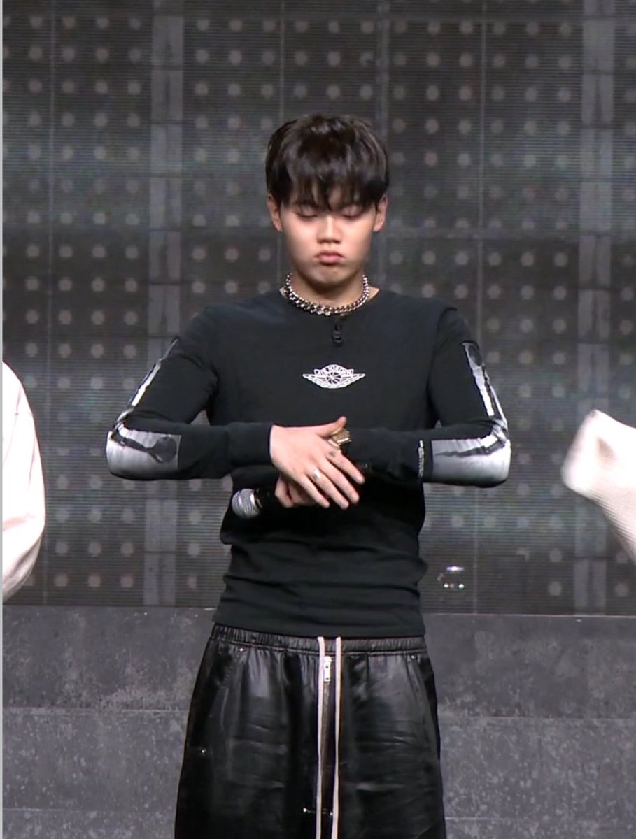 kwon osun islam aku pernah liat dia sholat