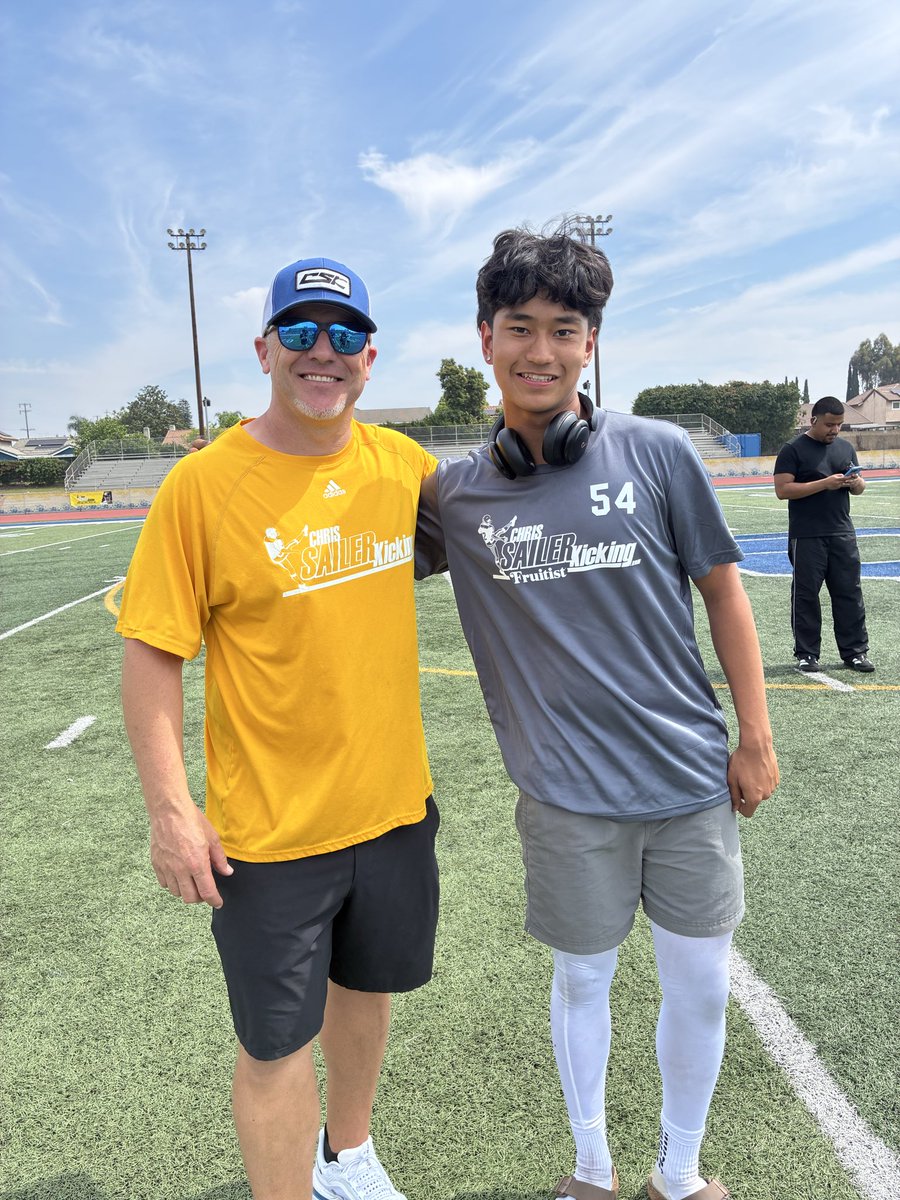 darius__ec's tweet photo. After a great ranking camp, I am now a 4⭐️ Kicker! 

I charted 5/8 on field goals and had a consistent range of 55-60 yards for kickoff. Excited for upcoming Vegas 48 national camp!

@Chris_Sailer @kt_recruiting @Coach_Holton28 @eric_napoletano @Diego_Marquez95 @CoachTinkFB https://t.co/RdGALM2PU0