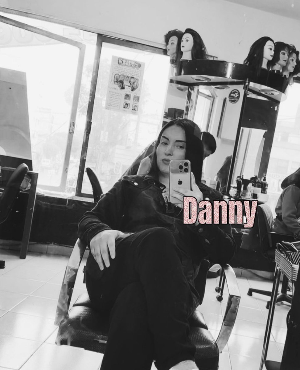 Danny Solano (la vecina) tweet media