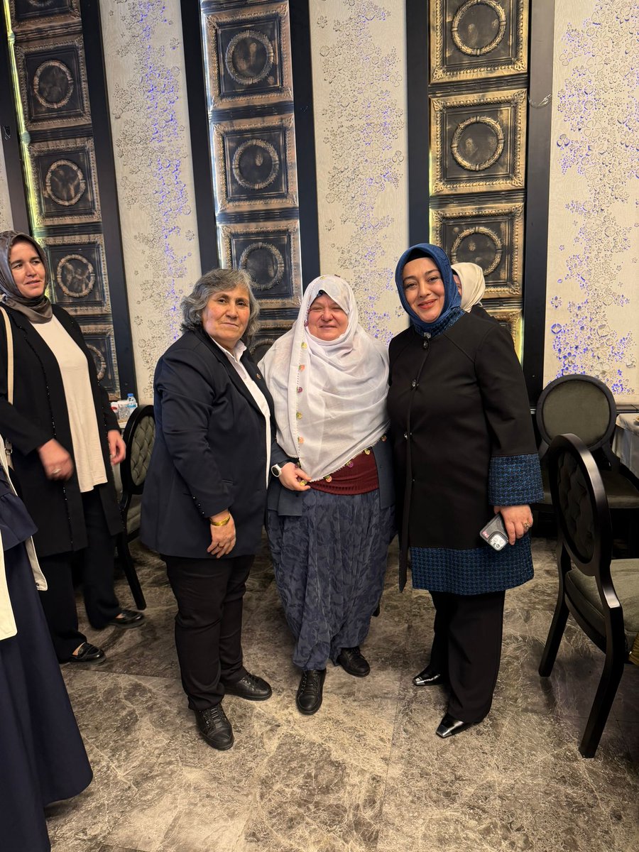 📍 Gaziantep | Kadınla Yükselen Dirençli Şehirler

AK Parti Genel Merkez Kadın Kolları Başkanlığımız tarafından düzenlenen ve Gaziantep Büyükşehir Belediye Başkanımız Sn. <a href="/FatmaSahin/">Fatma Şahin</a> ‘in kıymetli ev sahipliğinde gerçekleştirilen “Kadınla Yükselen Dirençli Şehirler” programına; İl