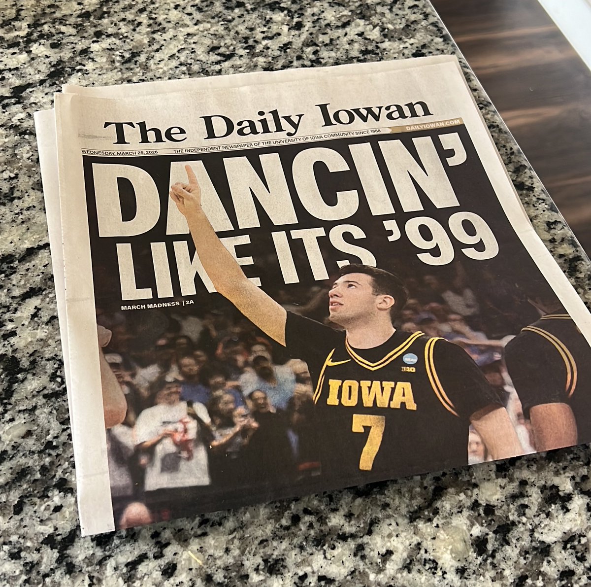 Hawkeyes_33's tweet photo. It’s a great day to be dancing in Iowa City. Win or lose, a million beers will be drank today. I’m horny, let’s go hawks. 🐤🐤🐤🐤🐤🕺🕺🕺🕺 https://t.co/h3wIs4c1Ng