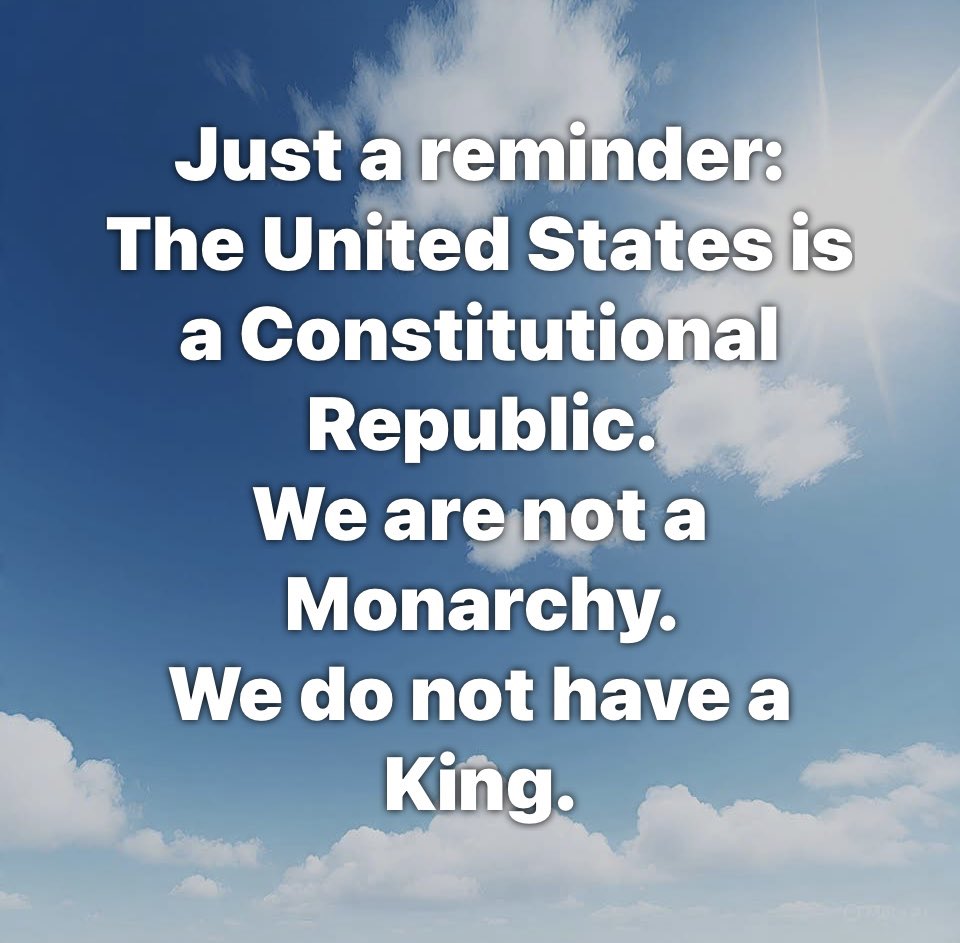 debbie 🏒⚾️🏈 tweet media