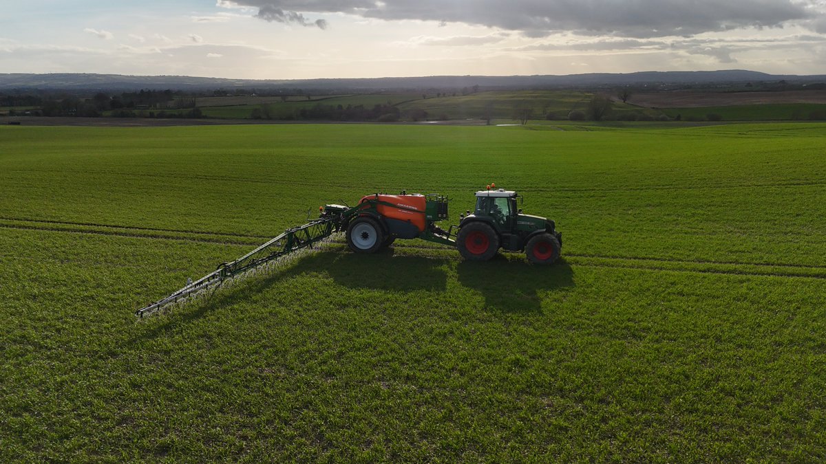LukeT724's tweet photo. Cracker of an evening! ☀️ second N going on Graham winter wheat @OMEXAgriculture https://t.co/wfafJ068CV