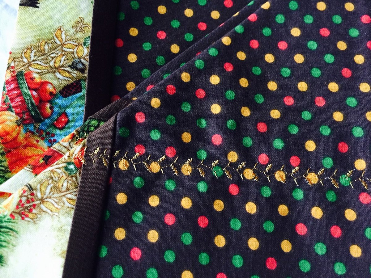 angelhw1956's tweet image. SALE-Thanksgiving Table Runner tuppu.net/be46b0e0 #TeaTimeQuiltsnMore #Etsy #KitchenItems