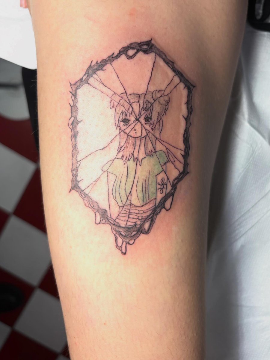 luna 𓆤 og crybaby tweet media