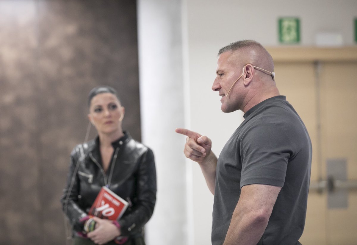 Macarena Olona tweet media