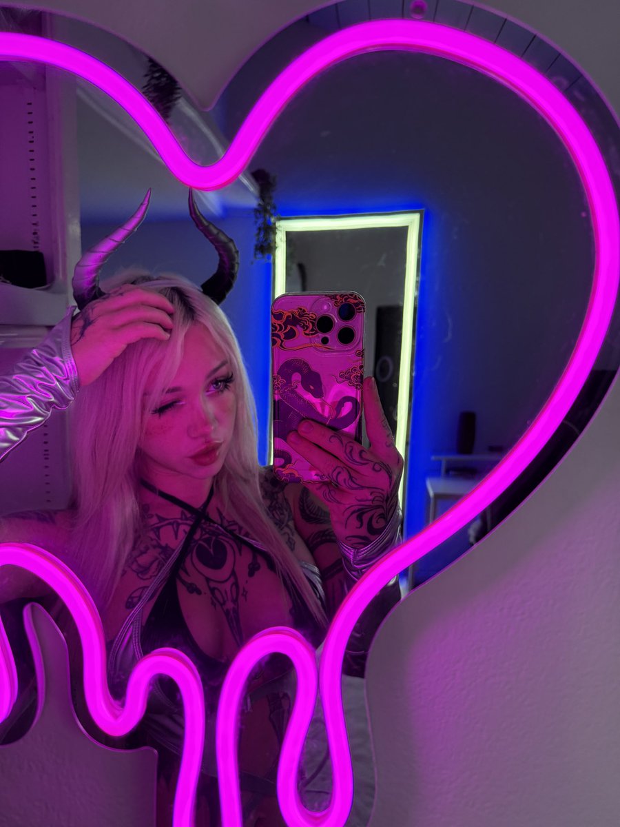 vibing💖aly tweet media