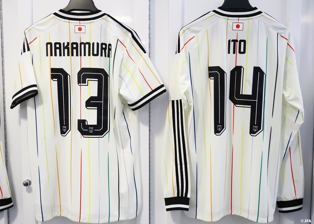 伊東純也選手は長袖なんだね！ #サッカー日本代表 #ユニフォーム情報