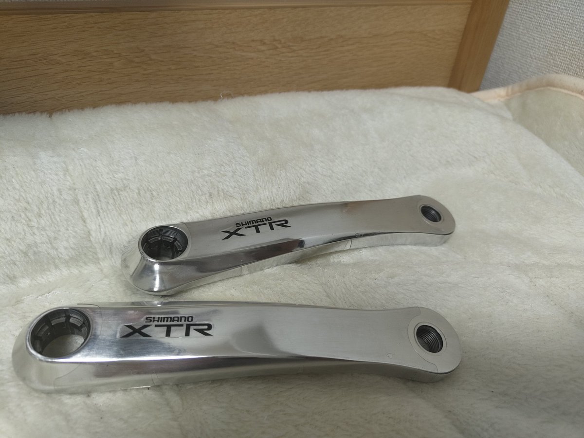 じろー tweet media