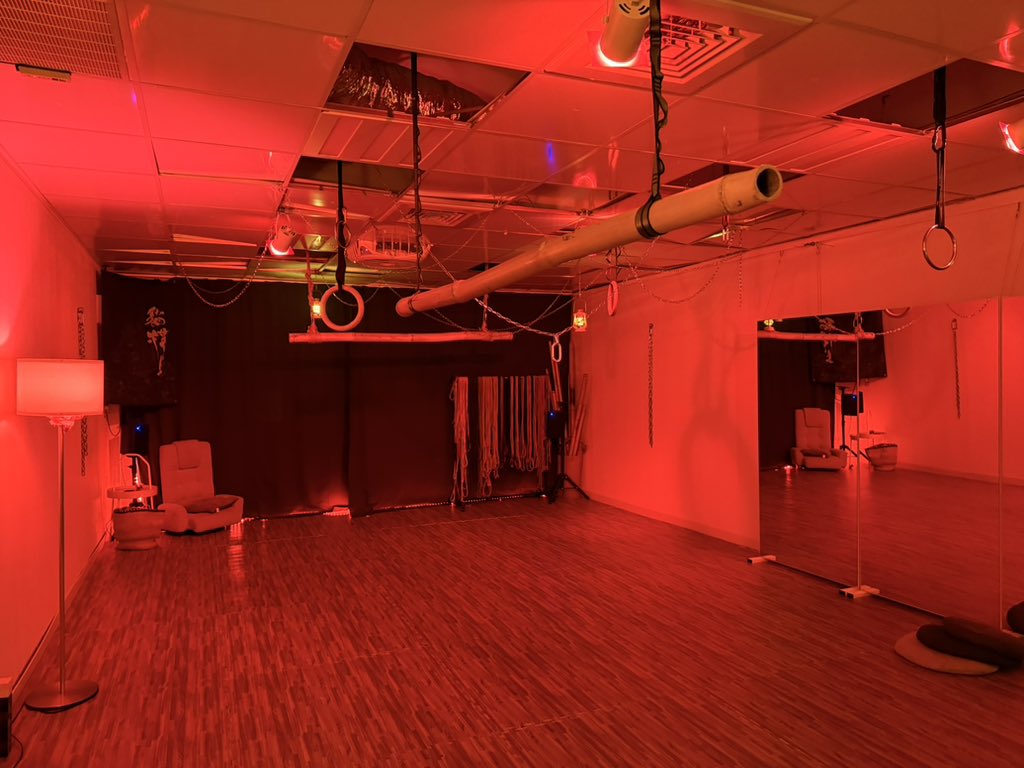 Sub 湯姆 tweet media