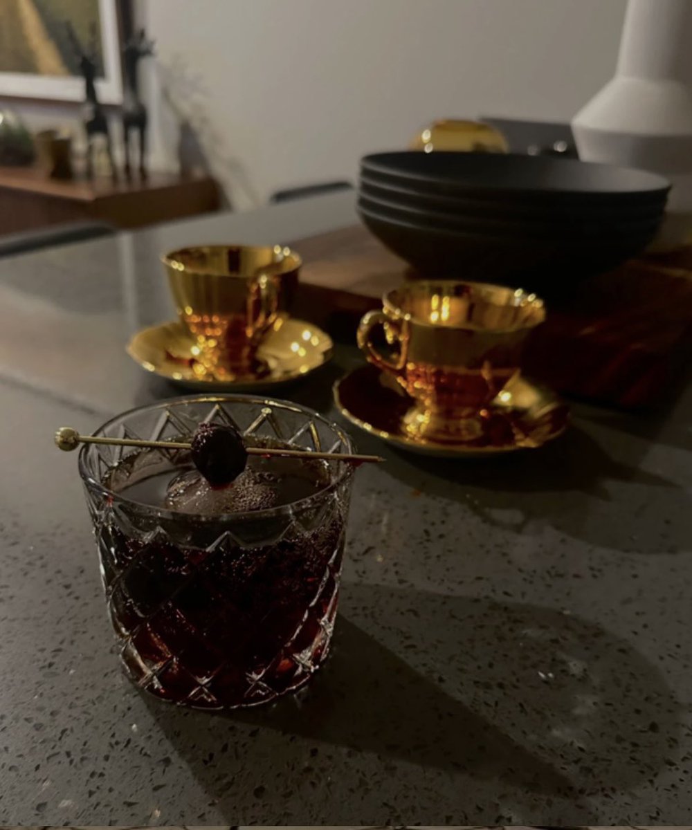 AgelessMeta's tweet photo. Pic from last year.
Cocktail from last night.
Cigars? Perhaps once a week in the summer.

I make sure i enjoy life…my life, anyways. 

#LifeAt60 #Fit60 #Longevity https://t.co/V50CpmQ79b