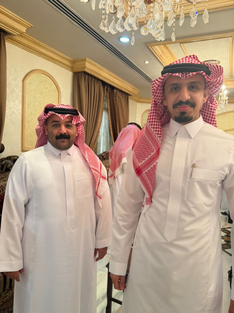 AlMedesInfo's tweet photo. معايدة أسرة آل مديس في عيد الفطر المبارك لعام ١٤٤٧ هـ في مجلس الشيخ حامد بن خالد آل مديس - رحمه الله، 
سائلين المولى عز وجل ان يعيده علينا وعليكم بكل خير. https://t.co/sBVZiR7huR