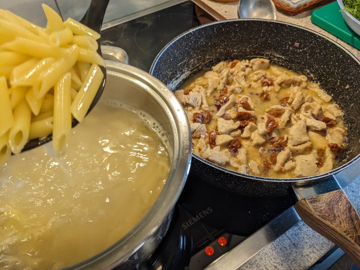 リラ 💜 PurplePastaPrincess tweet media