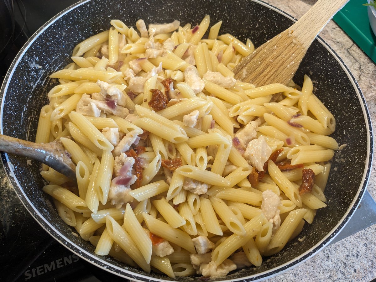 リラ 💜 PurplePastaPrincess tweet media