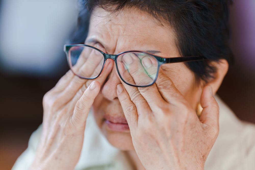 AcademyEyeSmart's tweet photo. Itchy eyes? Here's what an ophthalmologist recommends: https://t.co/v7eK3fXeN5
#eyelids #eyelid #itchy #itchyeyes #redness #eyehealth #healthtips https://t.co/HAokcLCbzS