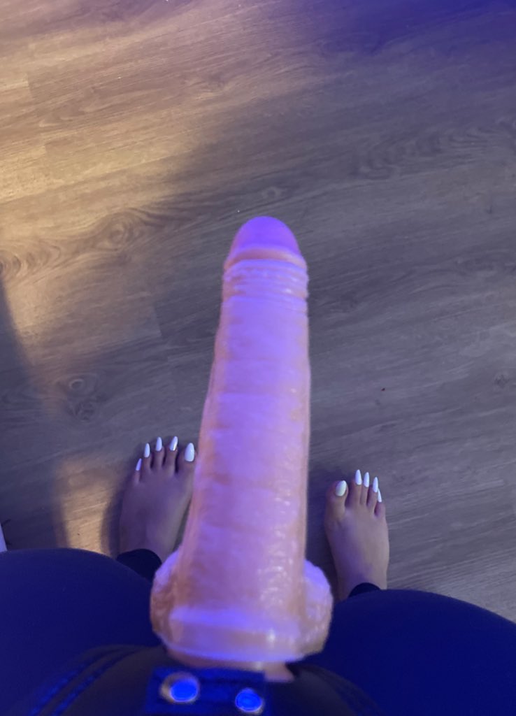 Pegging and Strapon 130K+ ✨ tweet media