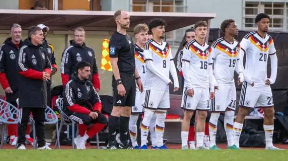 Lars Stindl Fan Account tweet media