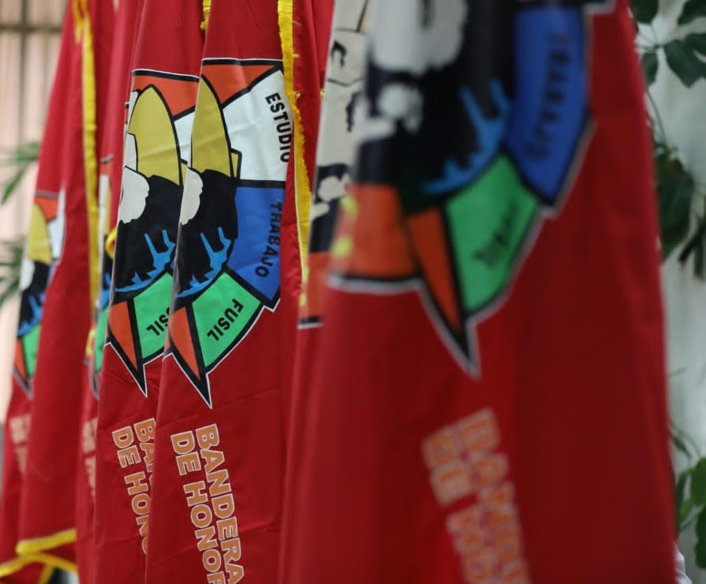 Creer en los jóvenes es ver en ellos además de entusiasmo, capacidad; además de energía, responsabilidad; además de juventud, ¡pureza, heroísmo, carácter, voluntad, amor a la patria, fe en la patria!, ¡amor a la Revolución, fe en la Revolución, confianza en sí mismos!, convicción