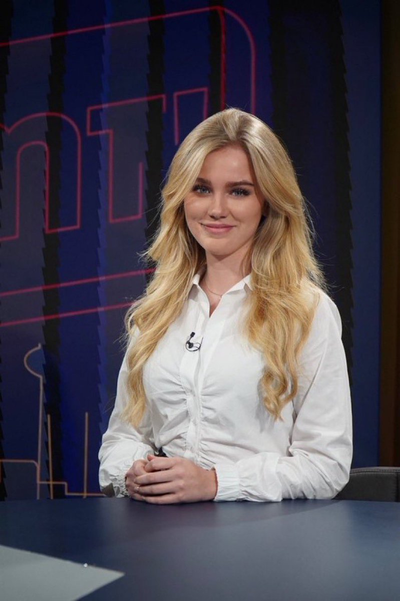 Lee Patriot Hood tweet media