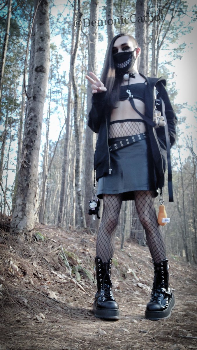 DemonicCatboi's tweet photo. Just a little goth punk femboy out in the mountains doing little hiking! ✨️UwU✨️

#femboy | #goth | #emo | #demonia | #hiking | #fetlife | #photographie | #woods | #forest | #slut | #brat | #outside | https://t.co/zKN1IdLa5D