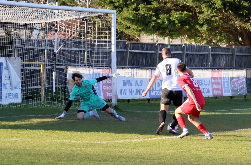 Roger Smith tweet media