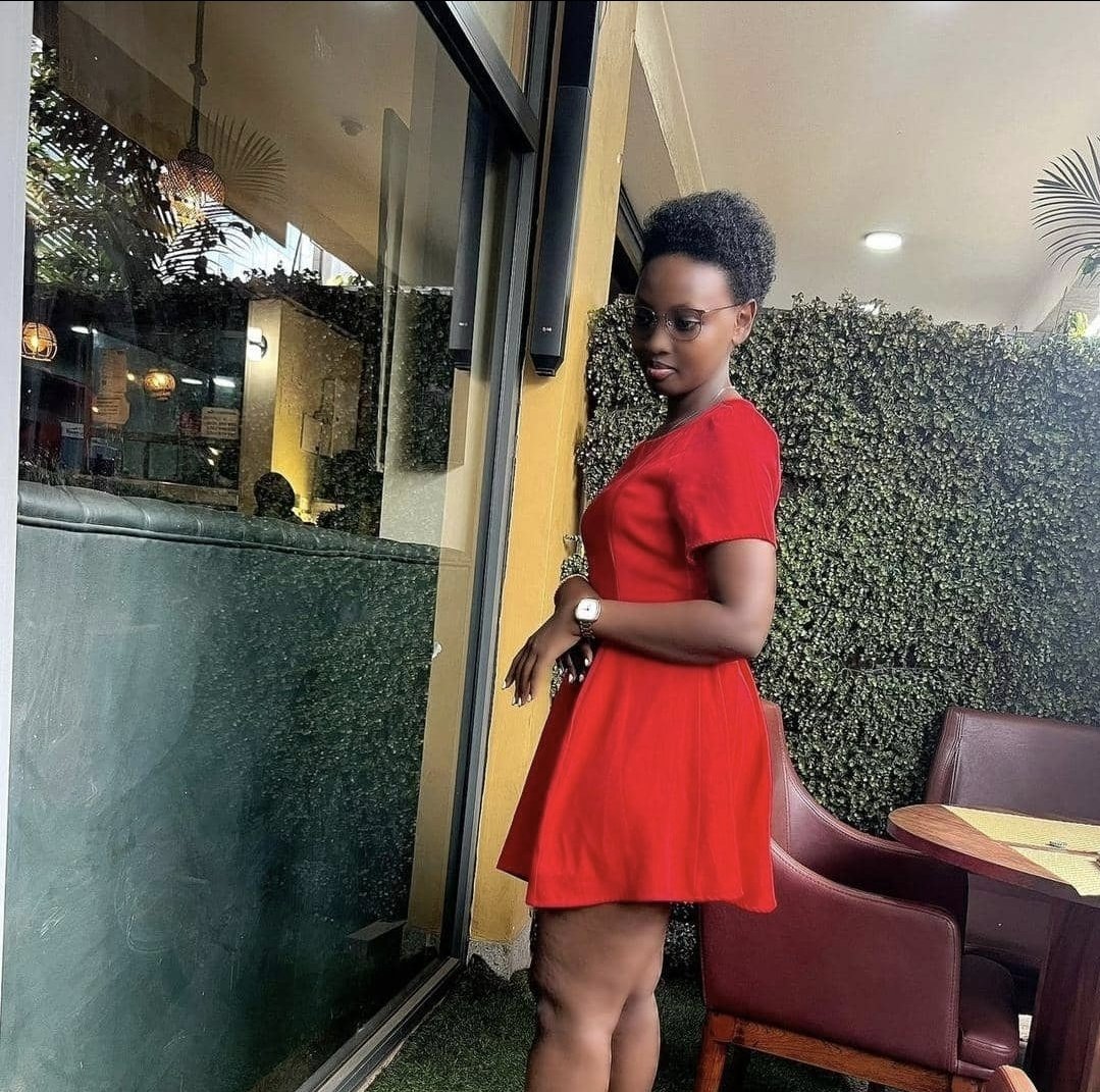 Obulungi bwakubye nnyo, naye amagezi ge galema, which suggests that while beauty is striking, it is wisdom that ultimately prevails.