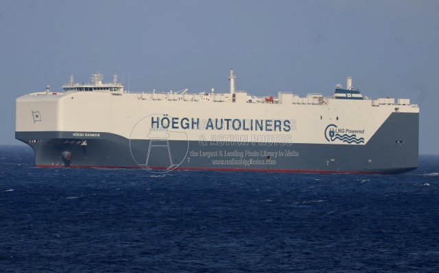 Shipguru's tweet image. #2026built #auroraclass #LNGPowered #PCTC #HOEGH_RAINBOW #approaching #grandharbourmalta - 26.03.2026 - maltashipphotos.com - NO PHOTOS can be used or manipulated without our permission @HoeghAutoliners @worldshipsoc @ShippingMag @ShippingTV @shippingdata @FactsShipping