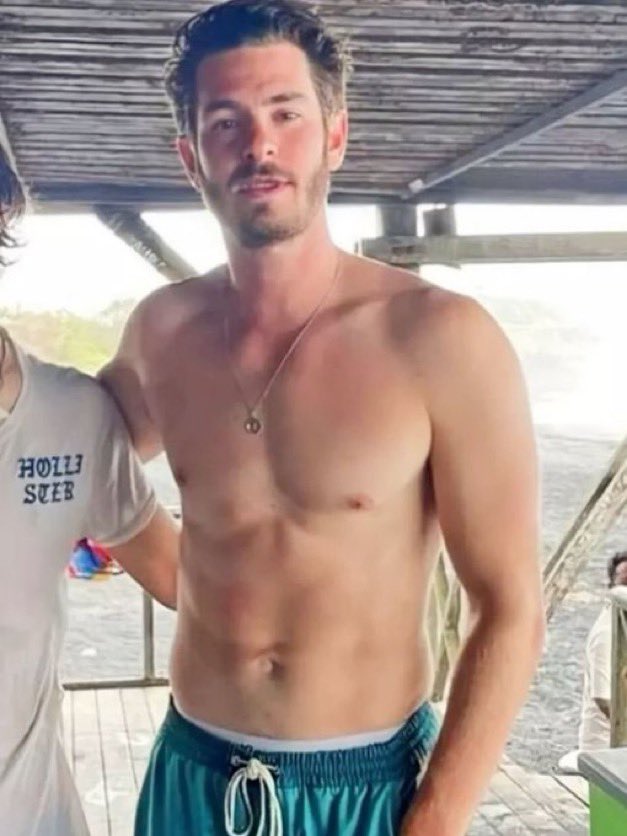 Male Central tweet media