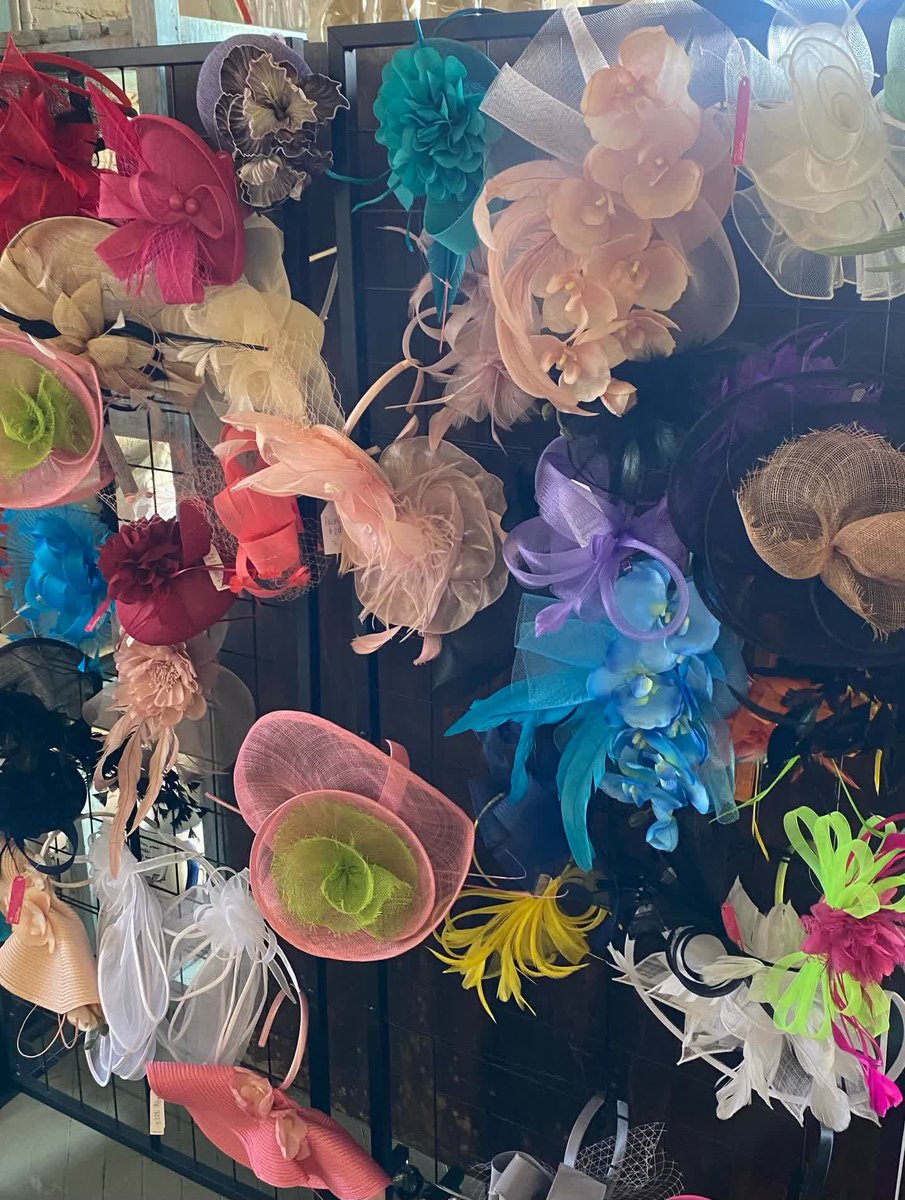 GoSoIN's tweet photo. Derby fashion is SoIN! πΉππ
Visit Southern Indiana's walkable downtown shopping districts to find your Derby fits and support local businesses. https://t.co/q9bA4cEZJN
#GoSoIN https://t.co/XRiPuKCS6I