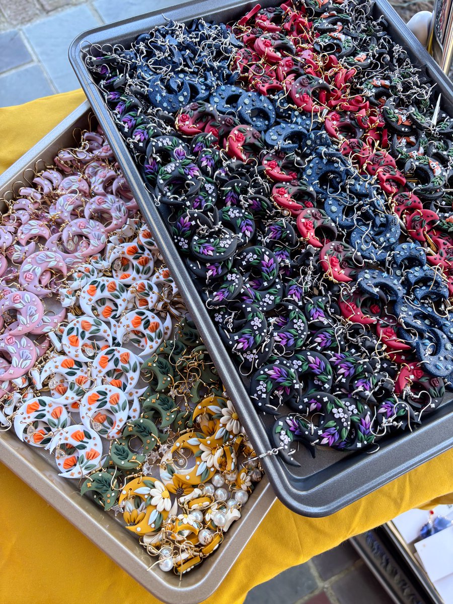 aimee makes earrings • tweet media