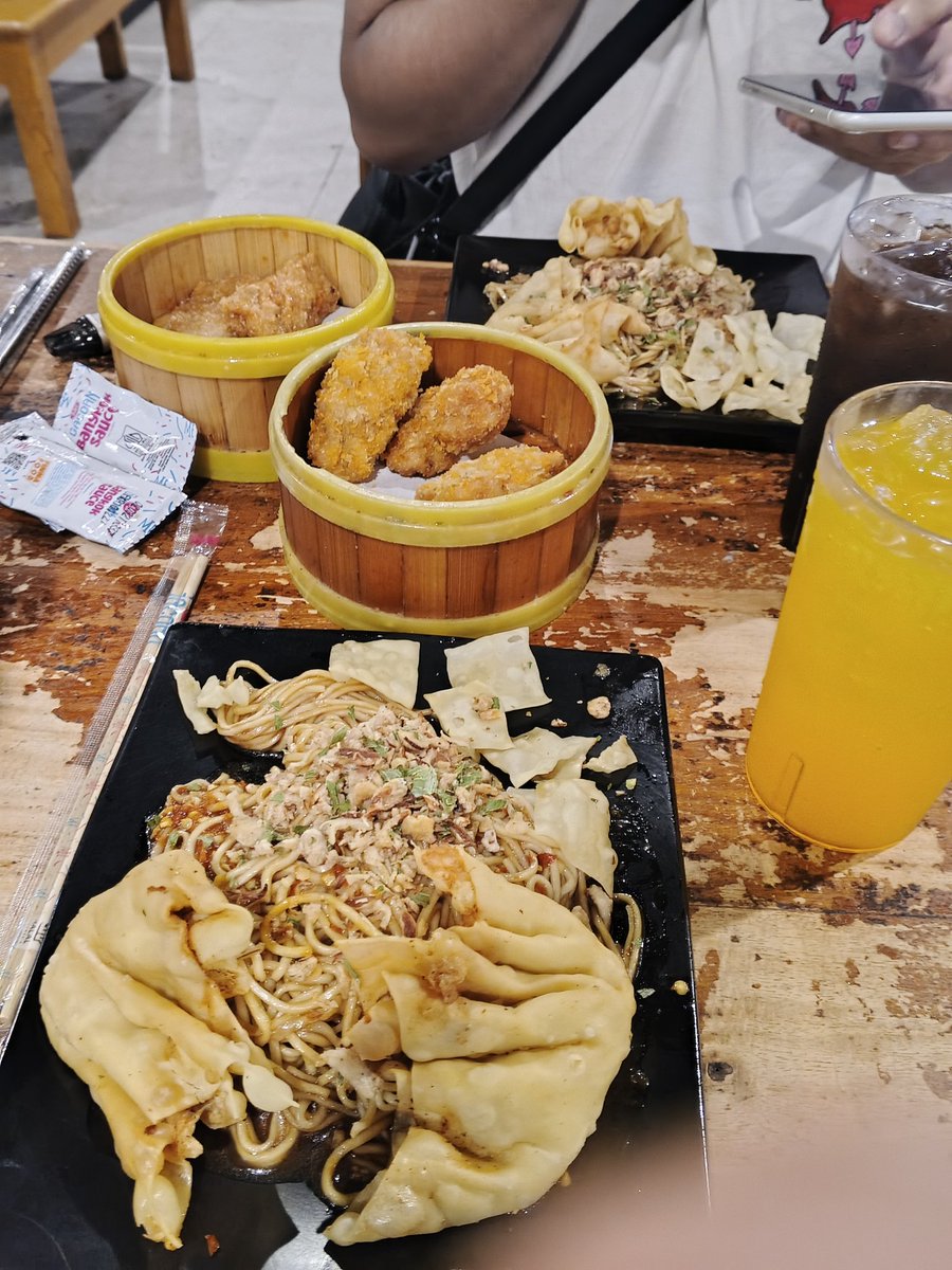 RAKA AFRIZAL🍁 tweet media