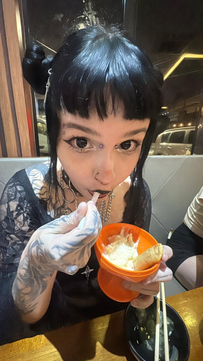 UwUmarcyy's tweet image. O celibato tá me matando, moh 🤙🏼