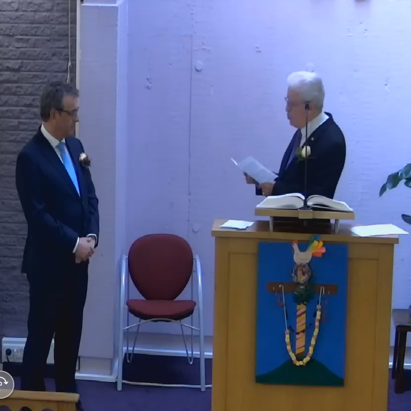 ds_Ernst's tweet photo. Vanmiddag ontving de #CGK #Dedemsvaart uit Gods hand een nieuwe predikant: Richard van der Linden. Hij werd bevestigd door zijn vader ds. G.P.M. van der Linden met Psalm 20:8: "Anderen vertrouwen op paarden en wagens, wij op de naam van de HERE, onze God." https://t.co/hIo8Gh34VK https://t.co/M2byNHcFKM