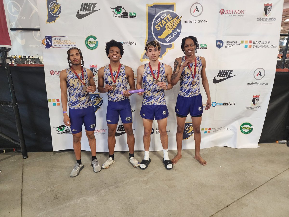nhhstf's tweet photo. The 4x400 Meter Relay team of Aaron Jackson, Keith White, Jaleel Turner, and Bryan Garciao placed 6th to medal in a time of 3:24.27 that breaks their indoor school record. https://t.co/NeHHLxXOXE