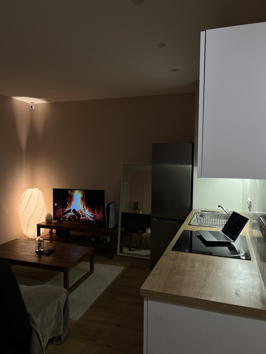 On fait des pizzas 🍕 (normalement c’est EZ) viiiens 

twitch.tv/theo_frnl