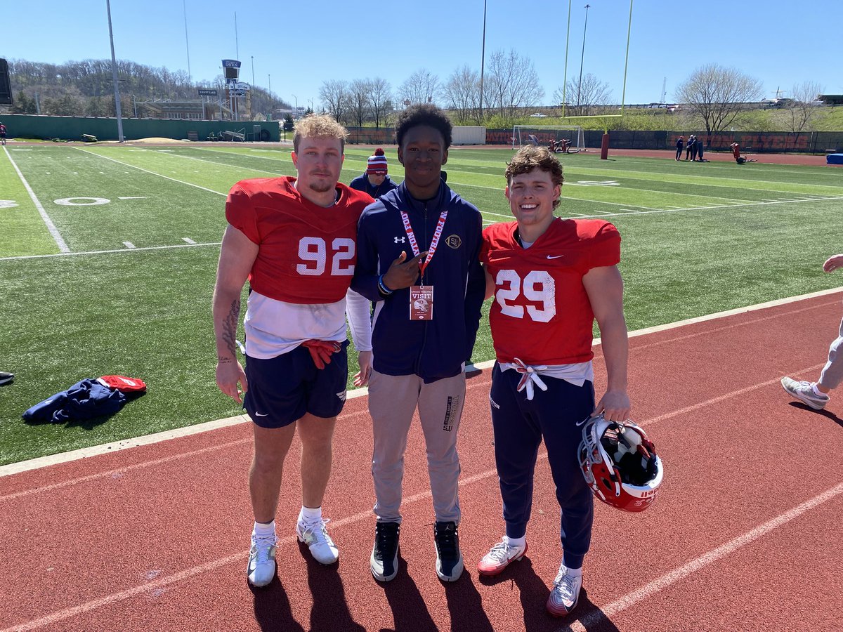 iiRexTall_21's tweet photo. Had a Great Time at @DaytonFootball today! Thanks again @coachyakes7 @RyanVanSchelven &amp; @John_bowes_  For the Opportunity! Looking forward to coming back for the Spring Game! Excited to better my relationship with @CoachHorch for the future! @RecruitSJJFB @CoachJoeHorn https://t.co/EDKhjy5OB3