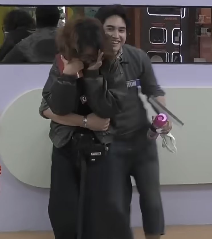 Kathy 🇫🇷🤎📦 tweet media