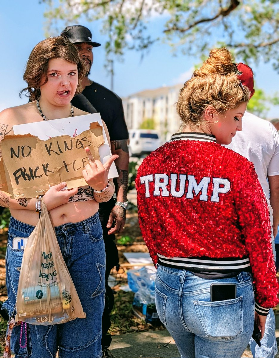 Kaitlin Bennett tweet media