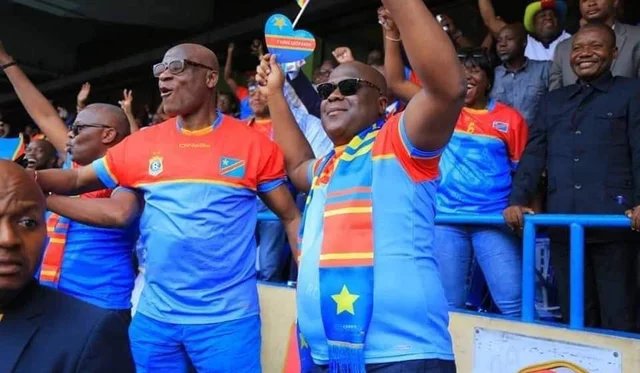 Jamais À genoux tweet media